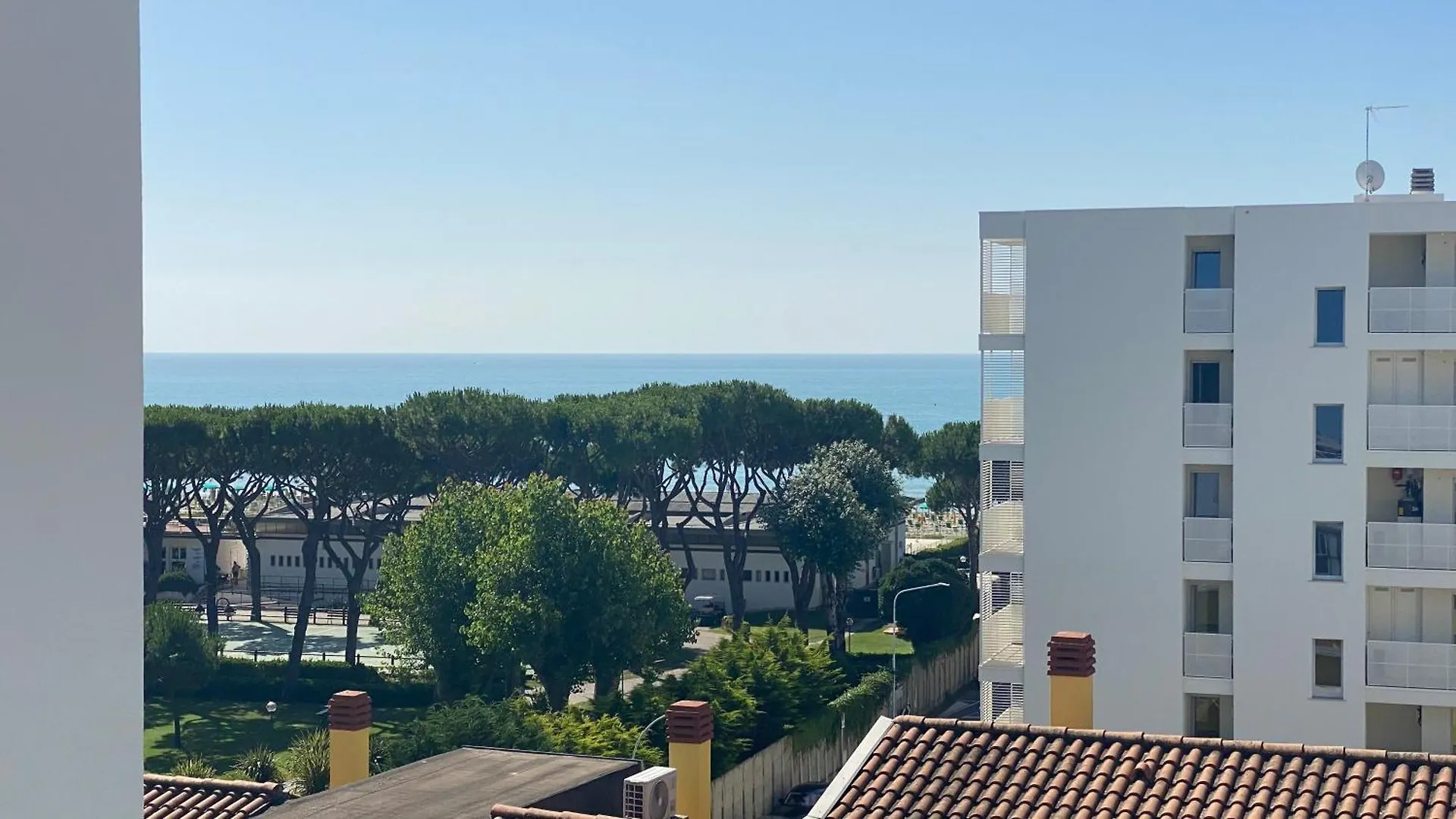 Attico Onda Blu Vista Mare - Acqua - A 150Mt Dalla Spiaggia Lido di Jesolo Apartment